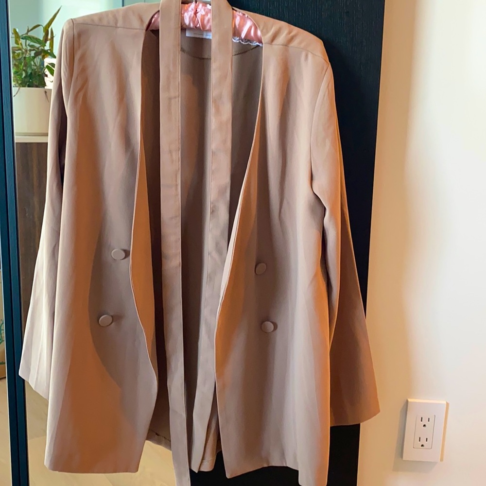 NEW (no tag) OAK + FORT light jacket with a belt